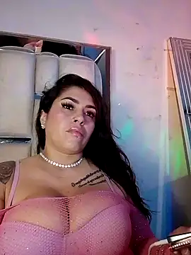 chelaqueen  online show from December 15, 2:50 am