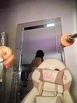 chelaqueen  online show from March 7, 10:48 pm