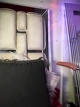 chelaqueen  online show from January 17, 3:10 am