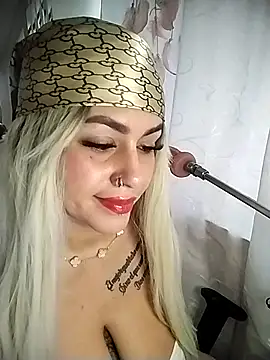 chelaqueen  online show from February 27, 8:41 pm