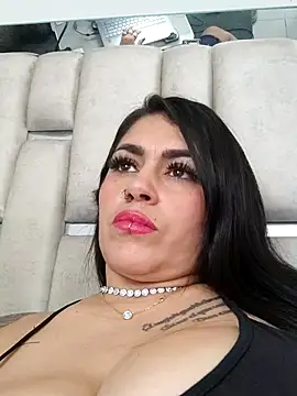 chelaqueen  online show from March 30, 7:48 pm