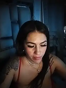 chelaqueen  online show from May 15, 11:36 pm