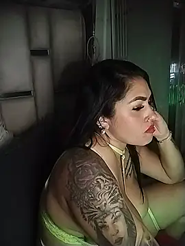 chelaqueen  online show from May 21, 11:24 pm