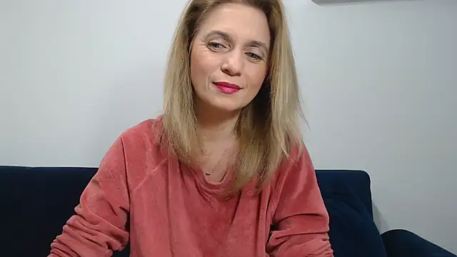 Snapshot of MysticCreature chatting on March 3, 4:21 am MysticCreature online show from March 3, 4:21 am