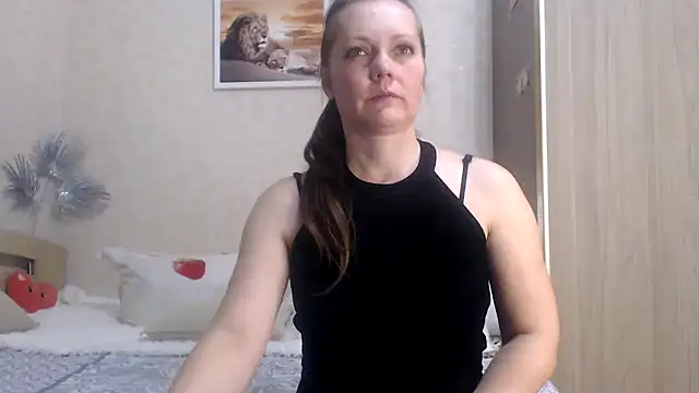 SheLion online show from December 14, 4:30 pm