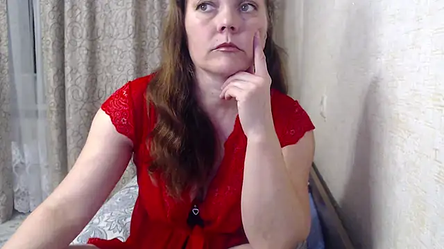 SheLion online show from November 26, 2:50 pm