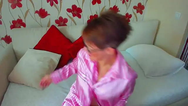 JennAlison online show from February 5, 12:17 pm