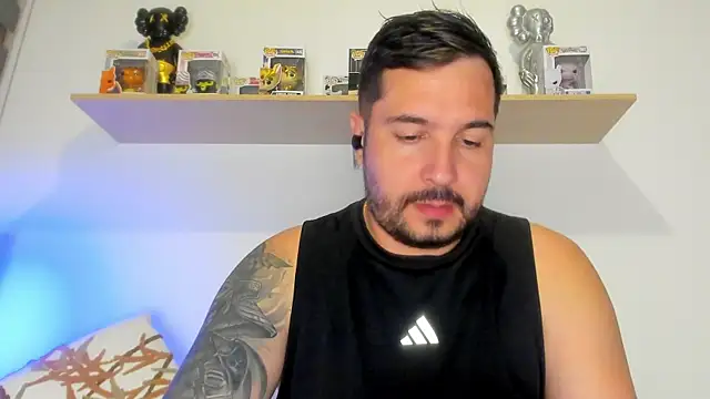 camilo restrepo21 online show from May 7, 11:52 pm