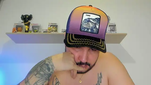 camilo restrepo21 online show from April 7, 12:01 am