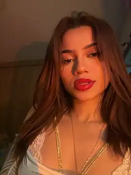 Snapshot of Sweett_Priya chatting on February 23, 3:35 am Sweett Priya online show from February 23, 3:35 am