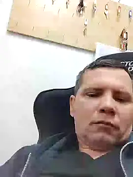 Snapshot of Lucy_1_roso chatting on December 3, 9:28 am Lucy 1 roso online show from December 3, 9:28 am