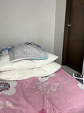 Snapshot of sandylau chatting on October 3, 12:47 am sandylau online show from October 3, 12:47 am
