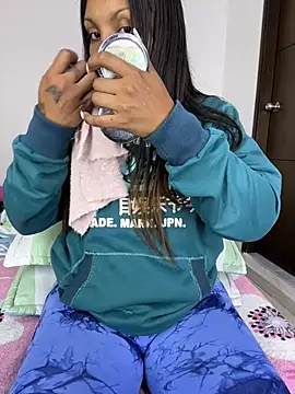 sandylau online show from March 12, 7:40 pm