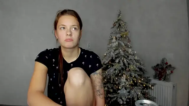 Snapshot of why_again_me chatting on December 28, 8:25 pm why again me online show from December 28, 8:25 pm
