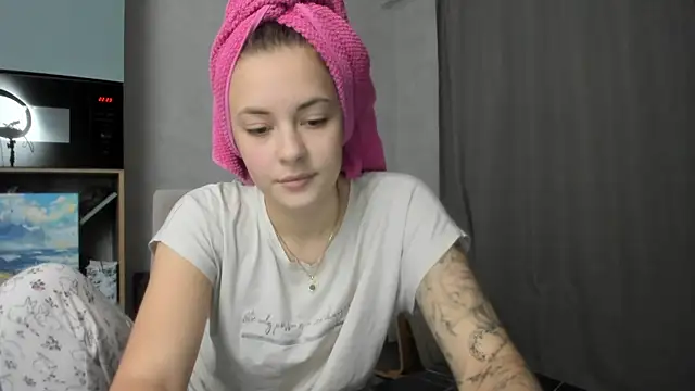 why again me online show from December 5, 7:23 pm