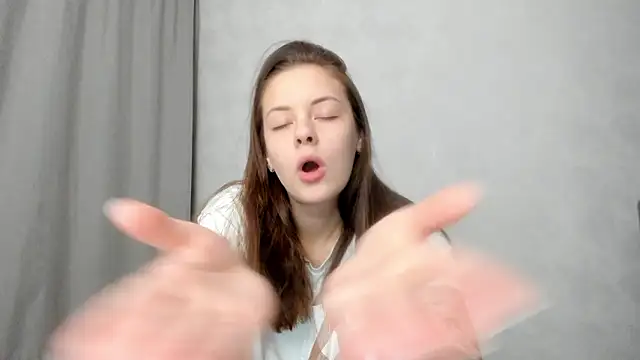 Snapshot of why_again_me chatting on February 24, 6:53 pm why again me online show from February 24, 6:53 pm