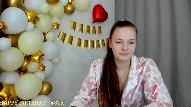 Snapshot of why_again_me chatting on January 21, 12:04 am why again me online show from January 21, 12:04 am