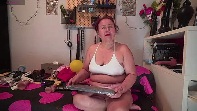 barbarah  online show from April 16, 4:41 pm