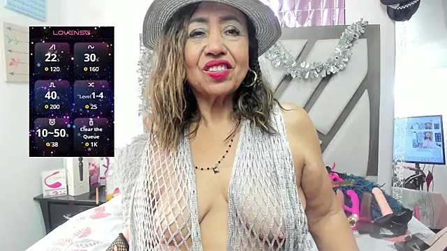 Snapshot of matureluna chatting on March 8, 5:43 pm matureluna online show from March 8, 5:43 pm