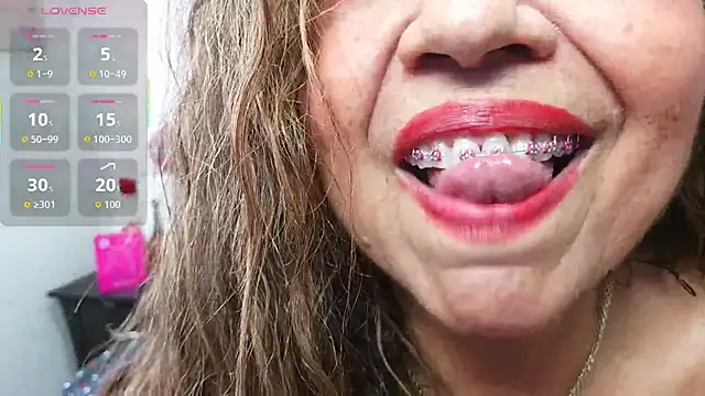 matureluna online show from March 14, 4:57 pm