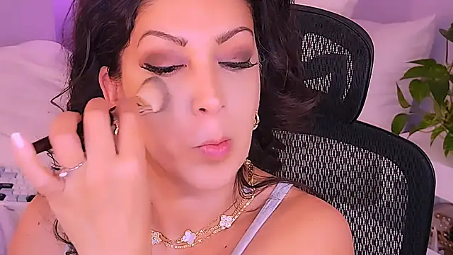 Wonderful Woman online show from February 11, 4:34 am