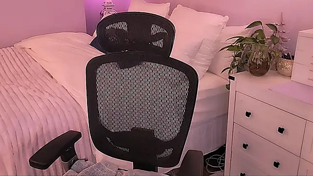 Wonderful Woman online show from March 15, 3:57 am