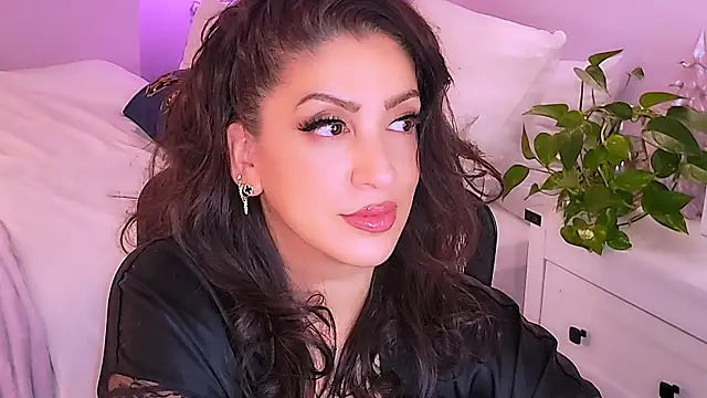 Wonderful Woman online show from February 23, 2:13 am