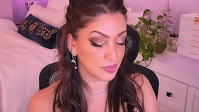 Wonderful Woman online show from March 19, 4:01 am