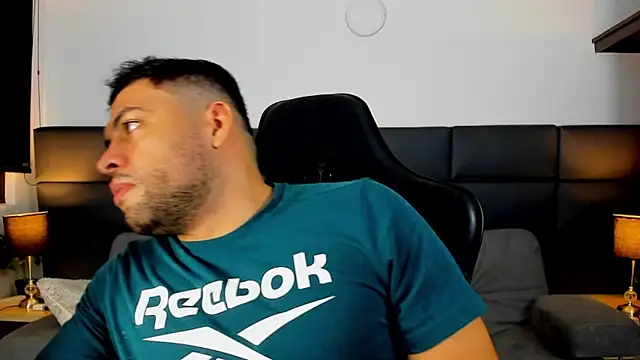 Snapshot of jerome_vcv chatting on December 5, 6:37 am jerome vcv online show from December 5, 6:37 am