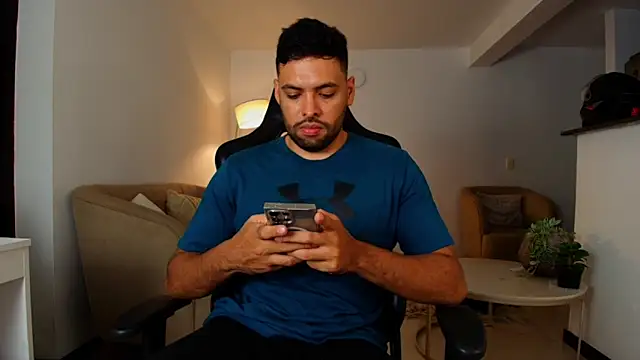 Snapshot of jerome_vcv chatting on February 24, 3:55 am jerome vcv online show from February 24, 3:55 am