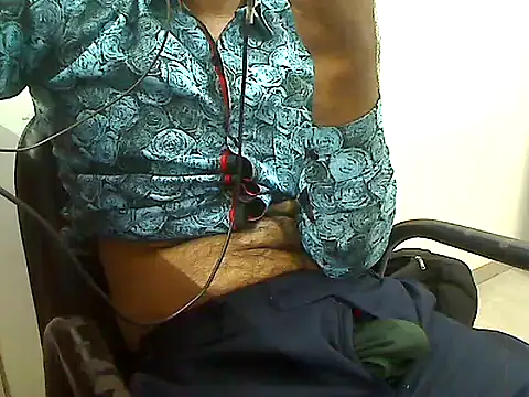 lltstr52 online show from May 8, 5:44 am