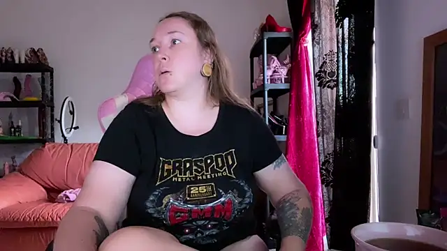 kisicaxx online show from October 29, 5:50 am