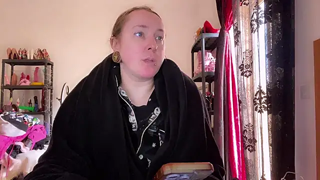 kisicaxx online show from January 11, 11:50 am