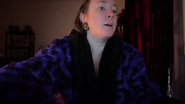 kisicaxx online show from January 8, 7:58 am