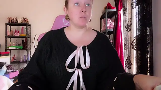 kisicaxx online show from December 19, 11:34 am