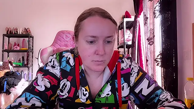 kisicaxx online show from January 6, 8:07 am