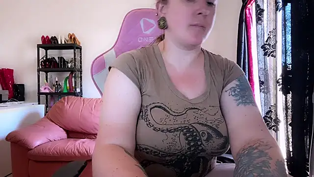 kisicaxx online show from September 21, 11:26 am