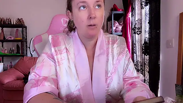 kisicaxx online show from November 7, 10:20 am