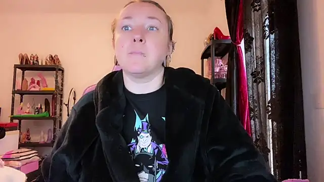 kisicaxx online show from December 4, 11:42 am