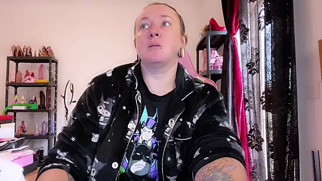 kisicaxx online show from December 5, 11:09 am