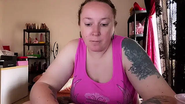 kisicaxx online show from May 17, 10:04 am