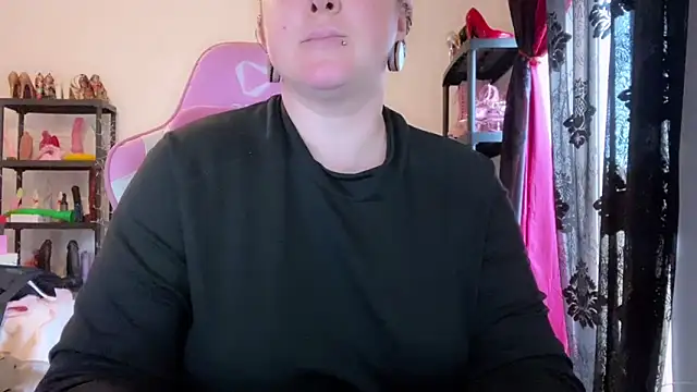 kisicaxx online show from February 8, 2:48 pm