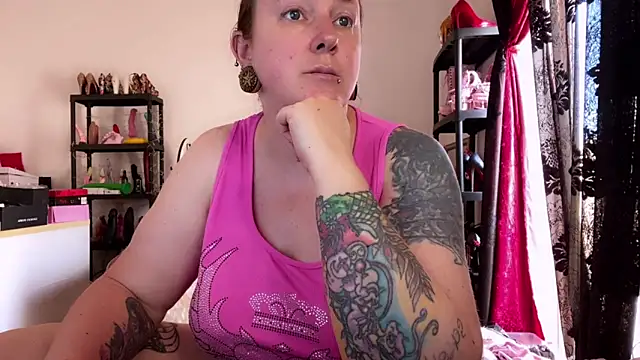 kisicaxx online show from May 13, 1:29 pm