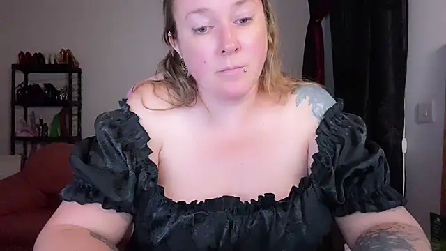 kisicaxx online show from September 23, 6:15 pm