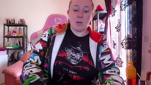 kisicaxx online show from March 26, 8:45 am