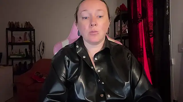 Snapshot of kisicaxx chatting on July 17, 3:31 pm kisicaxx online show from July 17, 3:31 pm