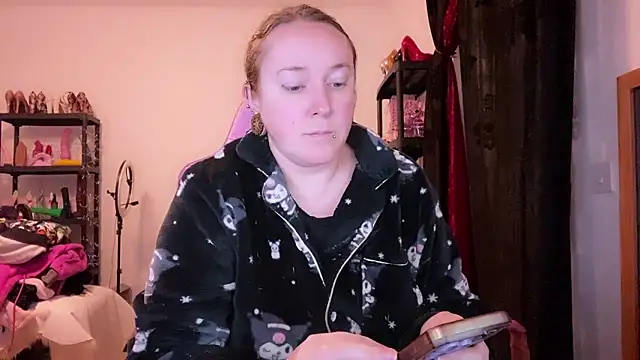 kisicaxx online show from January 10, 6:47 pm