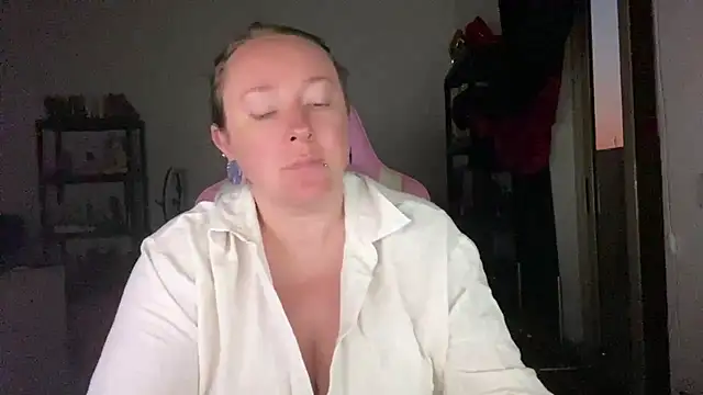 Snapshot of kisicaxx chatting on July 17, 3:26 am kisicaxx online show from July 17, 3:26 am