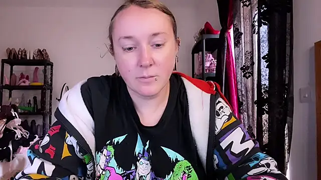 kisicaxx online show from January 7, 12:43 pm