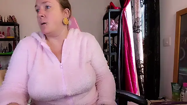 kisicaxx online show from November 13, 6:28 am